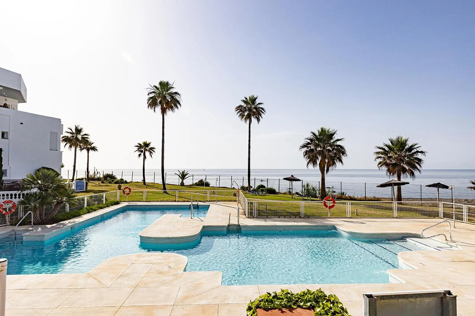 Sunrise Beach Front - Casares Del Mar スペイン