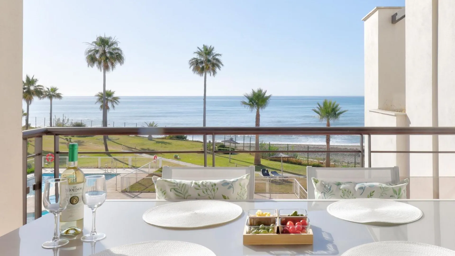 Sunrise Beach Front - Casares Del Mar 0*,